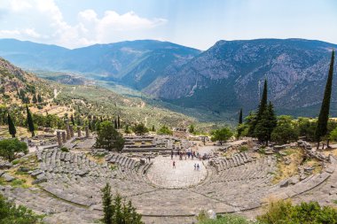 Delphi antik tiyatro
