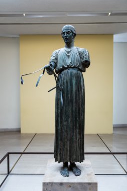 Yunanistan ile charioteer heykeli