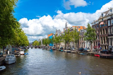 Amsterdam kanal ve tekneler, Hollanda, Hollanda.