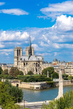Seine ve Notre Dame de Paris