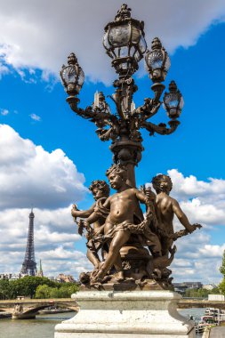 Paris'teki Köprü alexandre III