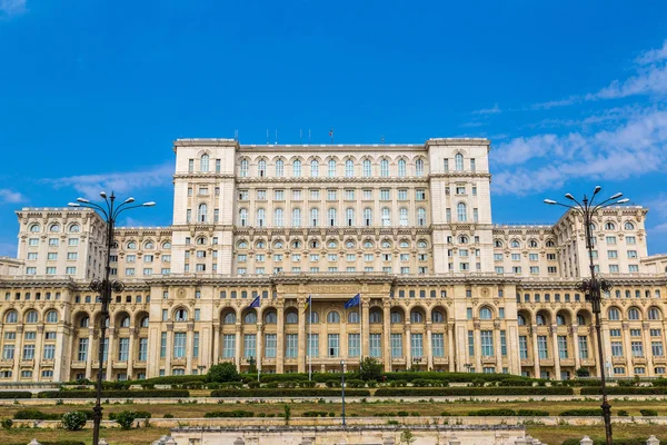 Paleis van het Parlement in Boekarest — Stockfoto