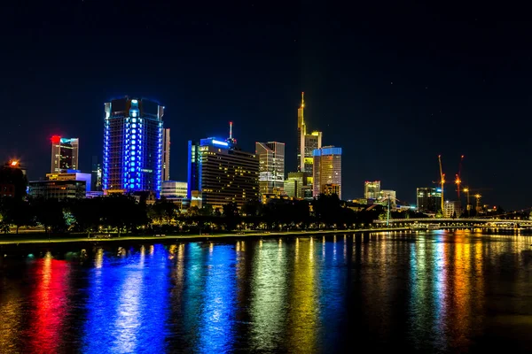 Frankfurt am Main tijdens zonsondergang — Stockfoto