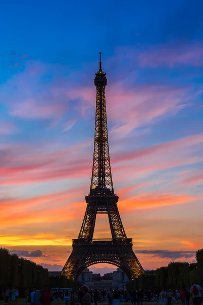Torre Eiffel al atardecer en París —  Fotos de Stock