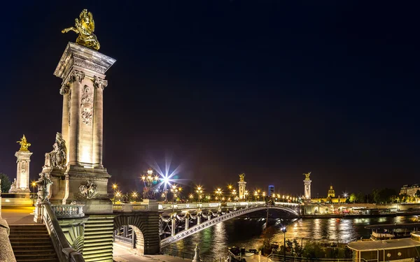 Puente de Alexandre III en París — Foto de Stock