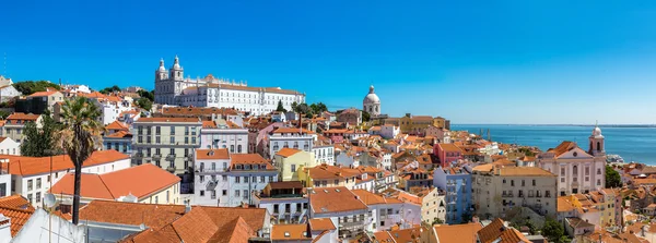 Panorama av Lissabon i sommardag — Stockfoto