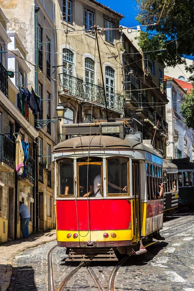 Tram vintage a Lisbona — Foto Stock