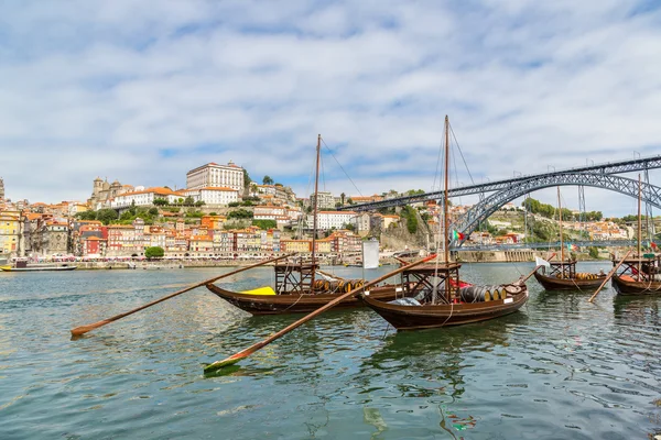 Porto i stare tradycyjne łodzie — Zdjęcie stockowe