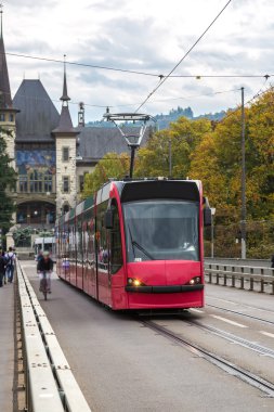 Bern'deki modern tramvay