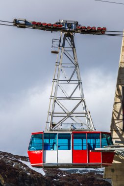 Teleferik Matterhorn ayında Zermatt için