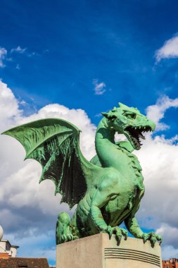 Ljubljana 'daki Ejderha Köprüsü