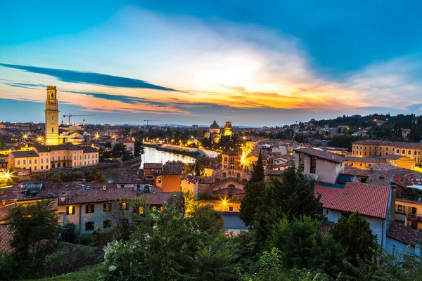 Verona i solnedgången i Italien — Stockfoto
