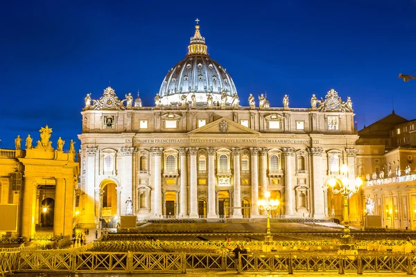 Basílica de San Pedro en el Vaticano — Foto de Stock