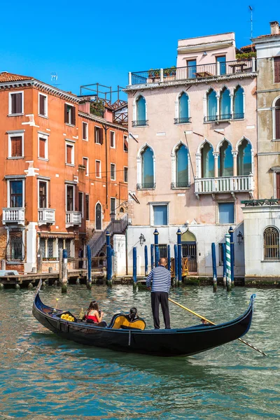 Gondol på Canal Grande i Venedig — Stockfoto