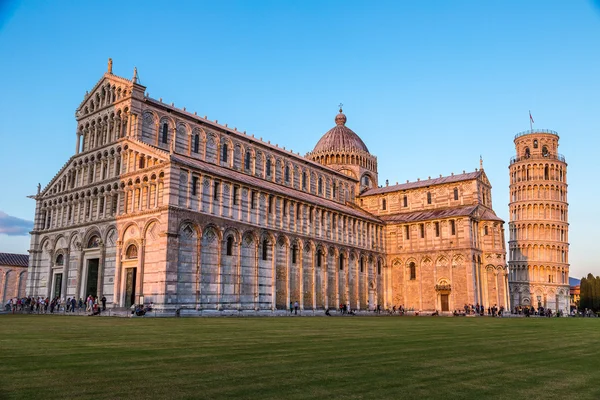 Catedral de Pisa e torre inclinada — Fotografia de Stock