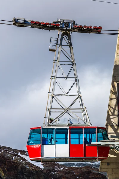 Cable car to Matterhorn in Zermatt — Stock Photo, Image