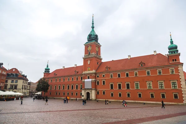 Castelo Real e Coluna Sigismund em Varsóvia — Fotografia de Stock