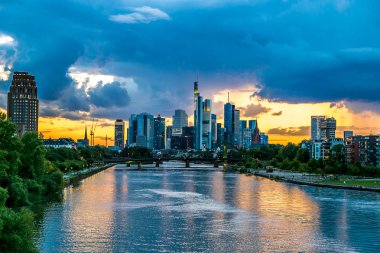 Gün batımında Frankfurt am Main