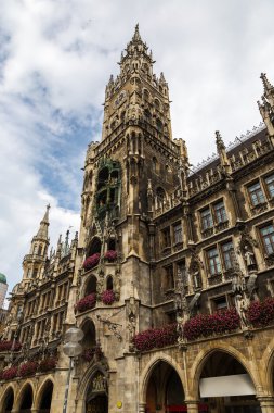 Münih'teki Marienplatz belediye binası