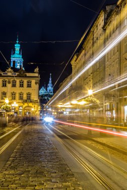 Lviv gece meydanda Rynok