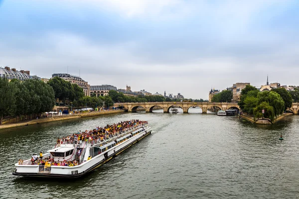 Seine and Notre Dame de Paris — Stock Photo, Image