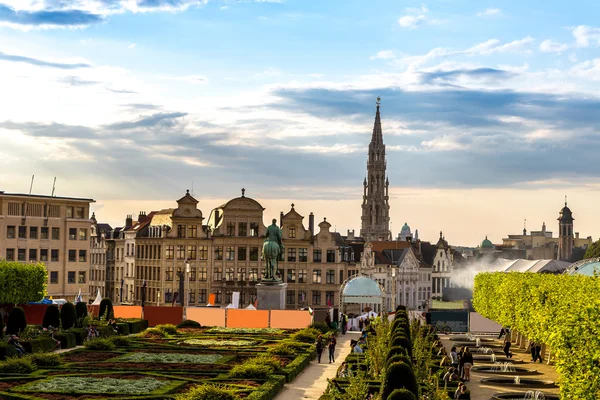 Stadsbilden i Bryssel i sommardag — Stockfoto