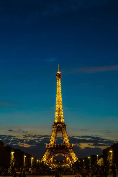 Eiffel Tower at sunset in Paris — Stock Photo, Image