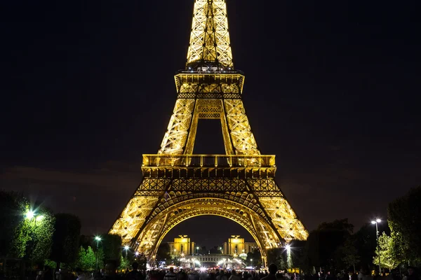 Tour Eiffel au coucher du soleil à Paris — Photo