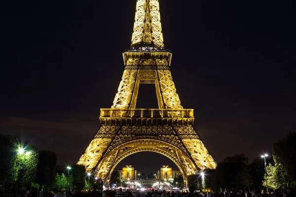 Torre Eiffel al tramonto a Parigi — Foto Stock