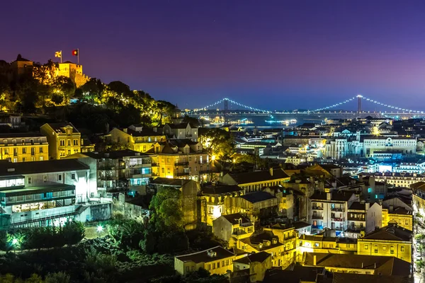 Luchtfoto van Lissabon bij nacht — Stockfoto