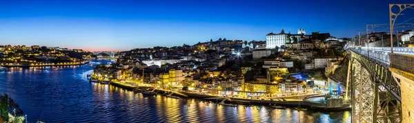 Oporto en Portugal por la noche —  Fotos de Stock