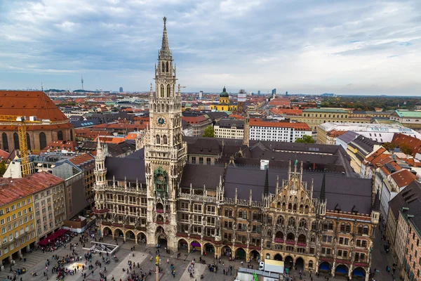 A légi felvétel a Marienplatz városháza — Stock Fotó