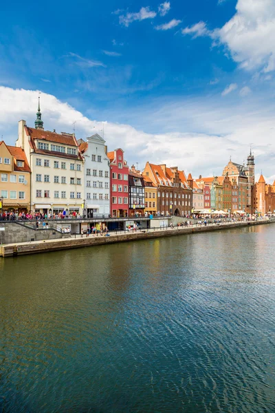 Cityscape Gdansk, Polonya için Vistula Nehri üzerinde. — Stok fotoğraf