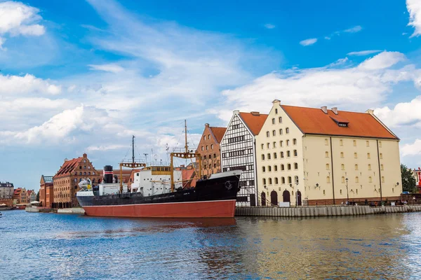 SS Soldek op de Motlawa Rivier in Gdansk — Stockfoto