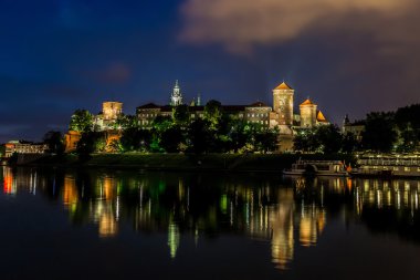 Krakow gece. Wawel Kalesi