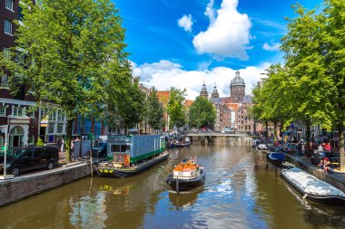 Amsterdam kanal ve tekneler, Hollanda, Hollanda.