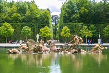 Bahçe versailles sarayında apollo Çeşmesi