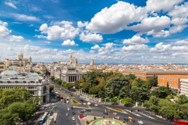 Madrid'da Cibeles Çeşmesi