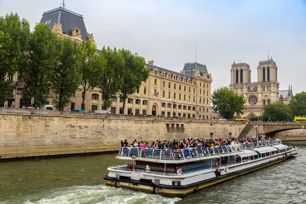 Szajna és Notre Dame de Paris — Stock Fotó