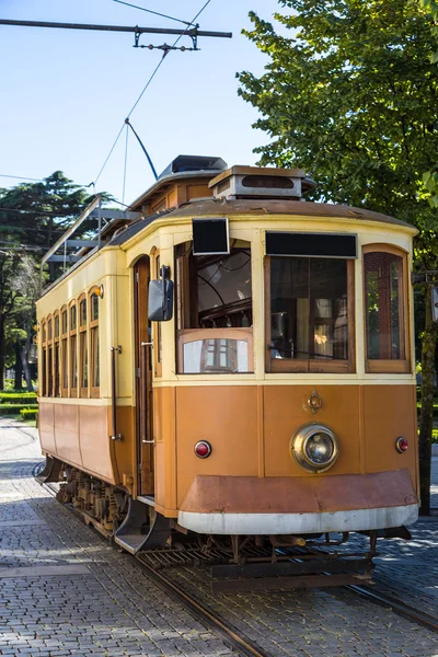 在葡萄牙波尔图举行古老的有轨电车 — 图库照片