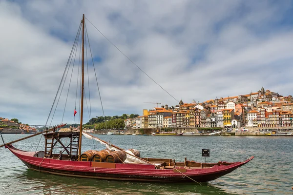 Порто і старі традиційні човен — стокове фото