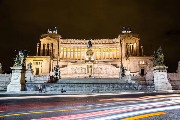 Пам'ятник Emmanuel Ii в Римі — стокове фото