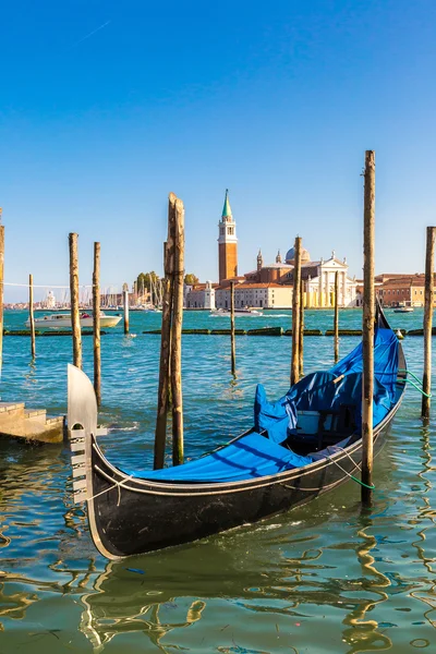 Gondola in venice, — стоковое фото