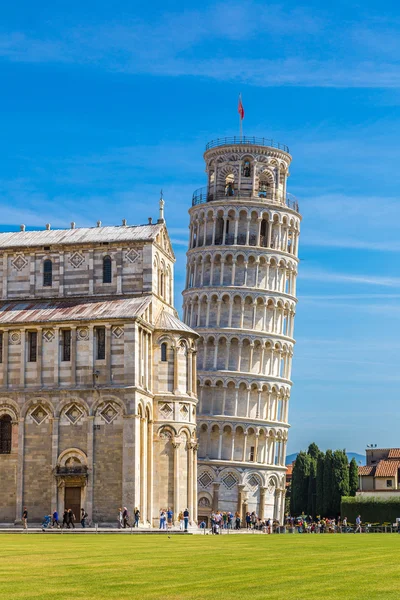 Torre inclinada e catedral de Pisa — Fotografia de Stock