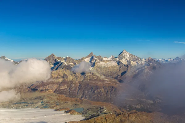Горный ландшафт Швейцарии — стоковое фото
