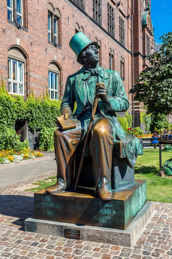 Hans christian andersen statue in kopenhagen - Stockfotografie ...