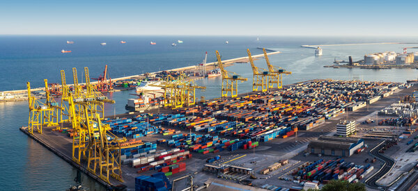 Панорамный вид на порт Барселоны
