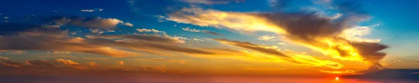 Panorama incrível do pôr do sol — Fotografia de Stock