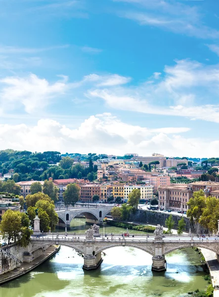 Vista acima de Roma e Tibre em Roma — Fotografia de Stock