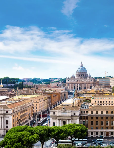 罗马和梵蒂冈圣彼得大教堂 — 图库照片